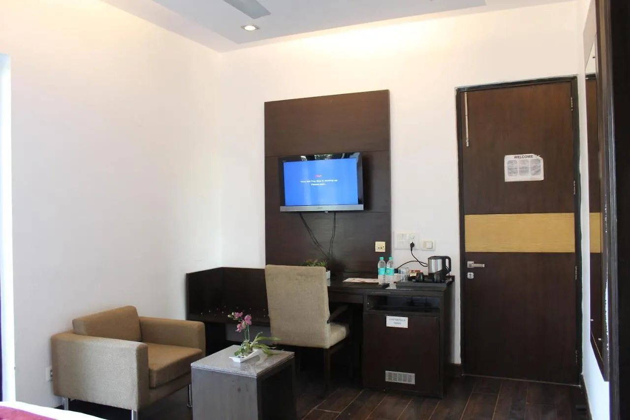 Hotel De Luxe Gurgaon