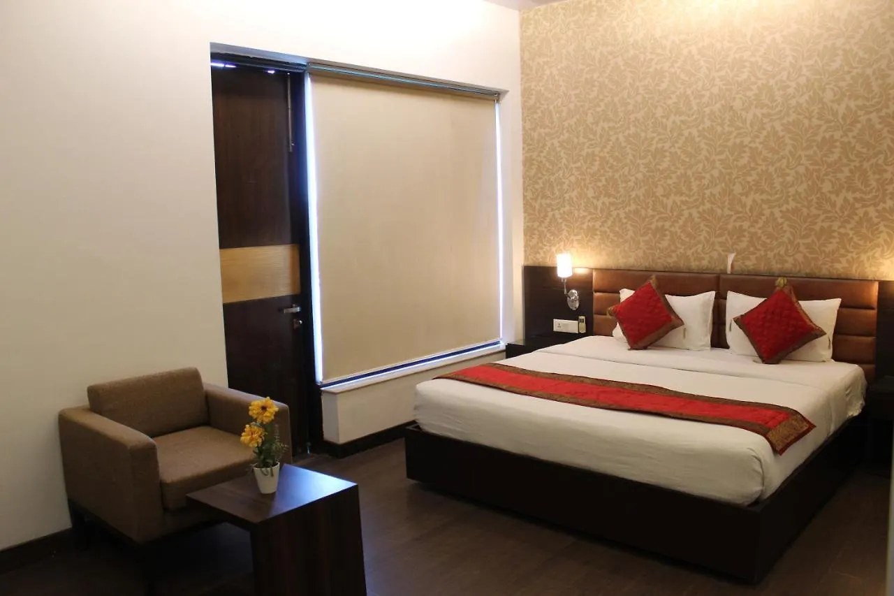 Hotel De Luxe Gurgaon