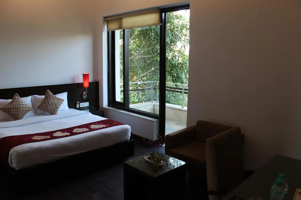 Hotel De Luxe Gurgaon