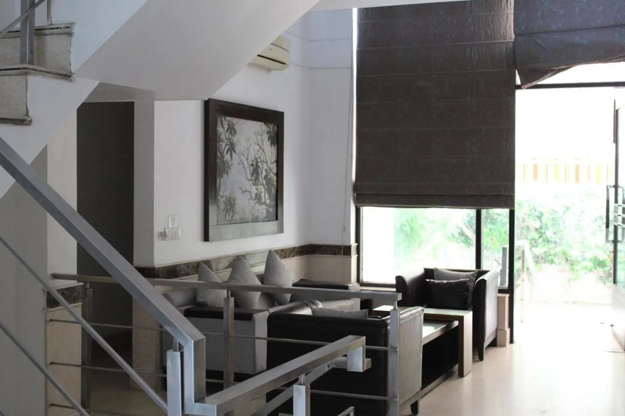 Hotel De Luxe Gurgaon