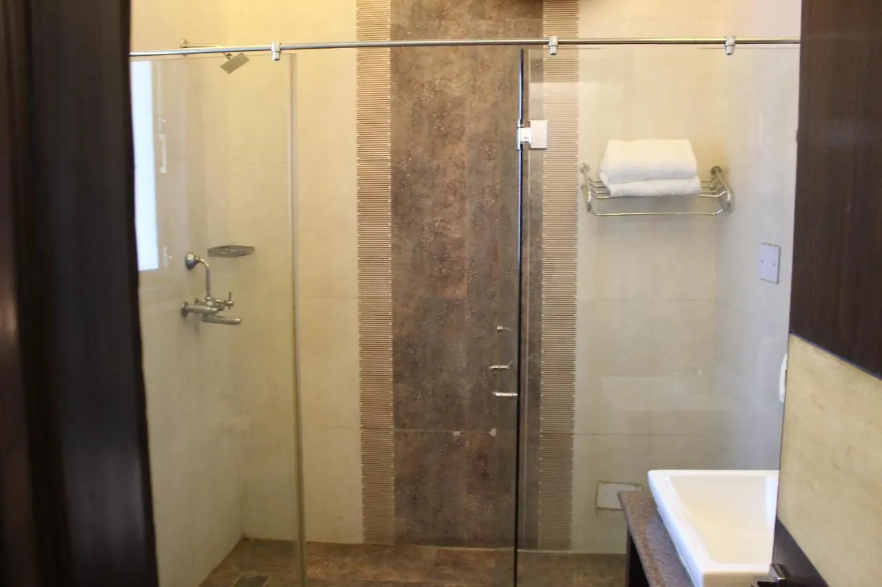 Hotel De Luxe Gurgaon