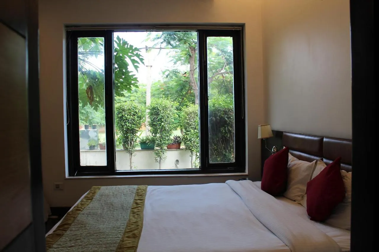 Hotel De Luxe Gurgaon